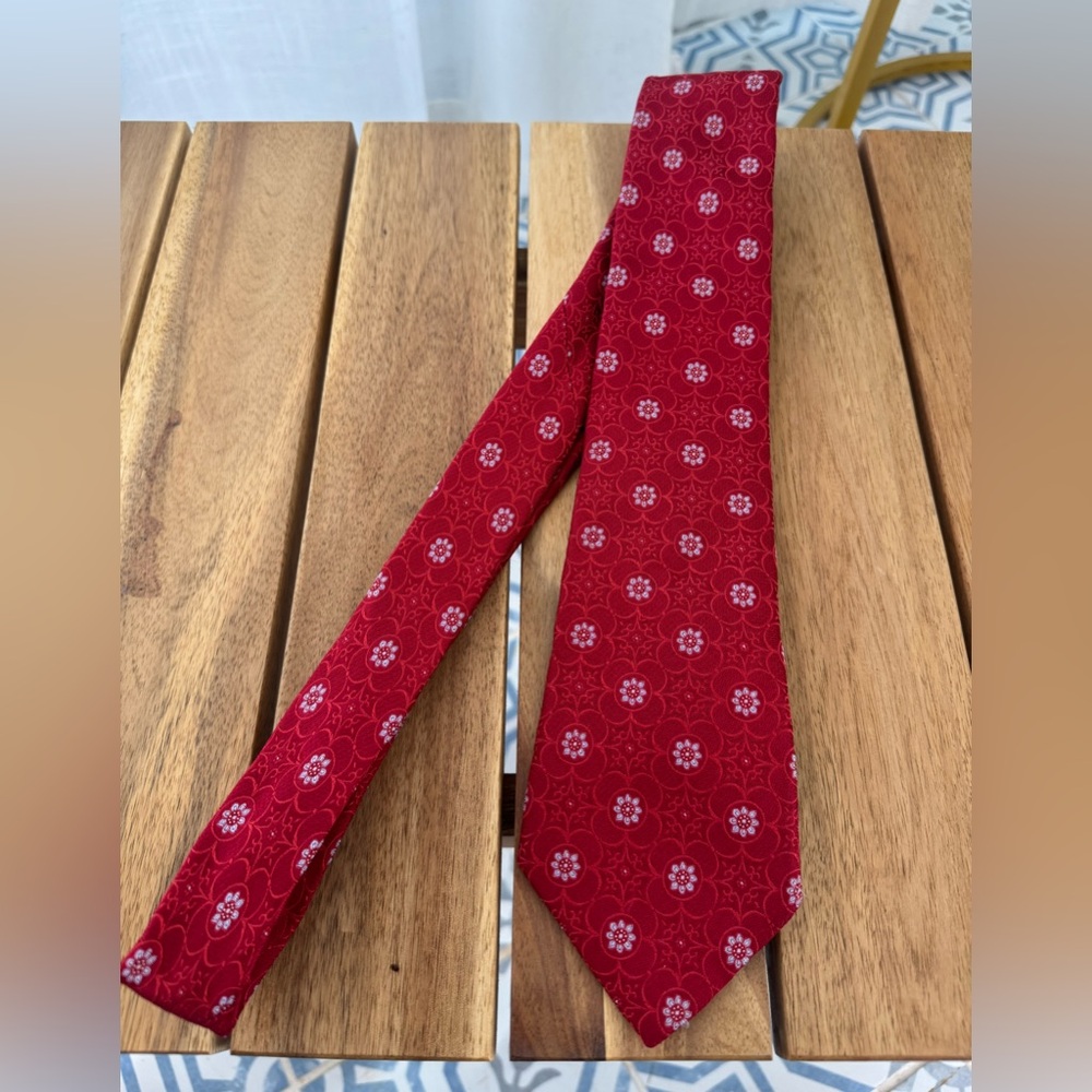 Valentino Red Floral Medallion 100% Silk Tie Made in Italy Designer Necktie